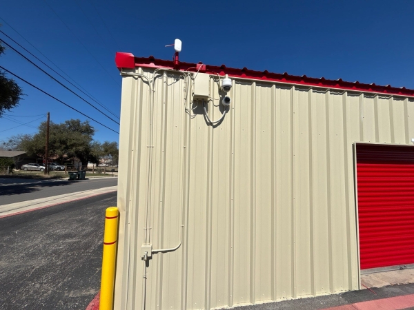 Facility photo: //images.sparefoot.com/medium/2395716a0b31eb09094.jpg