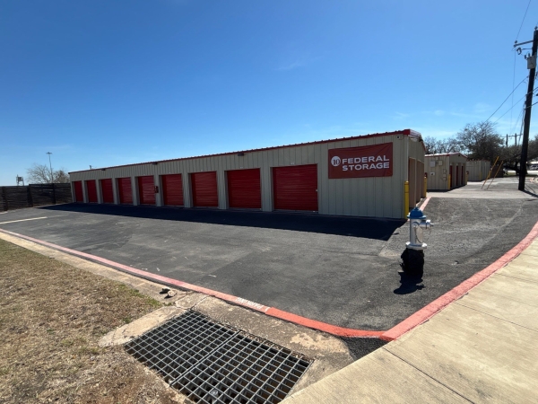 Facility photo: //images.sparefoot.com/medium/2395716a0b31ef6c640.jpg