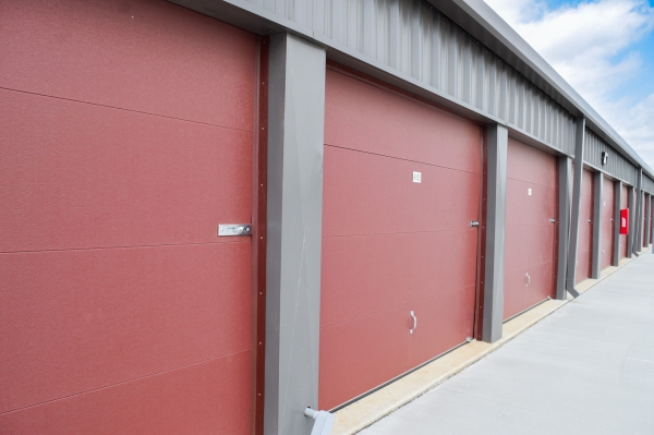 Facility photo: //images.sparefoot.com/medium/23958168f7fbc9a08aa.jpg