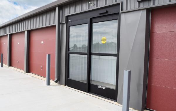 Facility photo: //images.sparefoot.com/medium/23958168f7fbcad1563.jpg