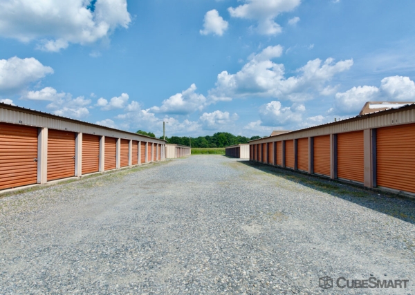 Facility photo: //images.sparefoot.com/medium/23958369030e41ad631.jpg