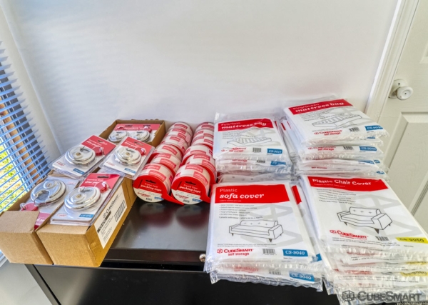 Facility photo: //images.sparefoot.com/medium/239583691ecc09e769e.jpg