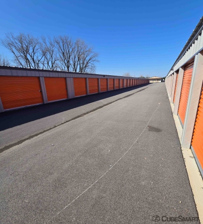 Facility photo: //images.sparefoot.com/medium/2395846894634c40a78.jpg