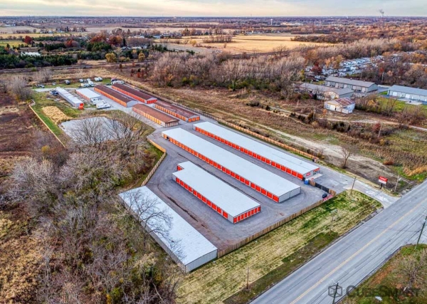 Facility photo: //images.sparefoot.com/medium/2395846928049d443bd.jpg