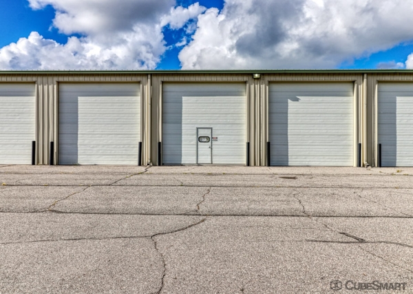 Facility photo: //images.sparefoot.com/medium/23958668e76e27014a9.jpg