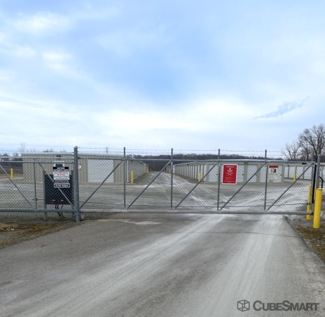 Facility photo: //images.sparefoot.com/medium/239588686f725ee6484.jpg