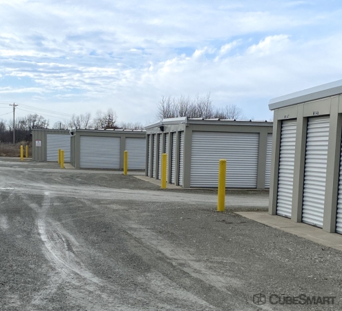 Facility photo: //images.sparefoot.com/medium/239588686f726005a0e.jpg