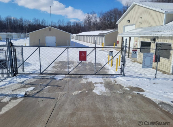 Facility photo: //images.sparefoot.com/medium/239589686f72678dc05.jpg
