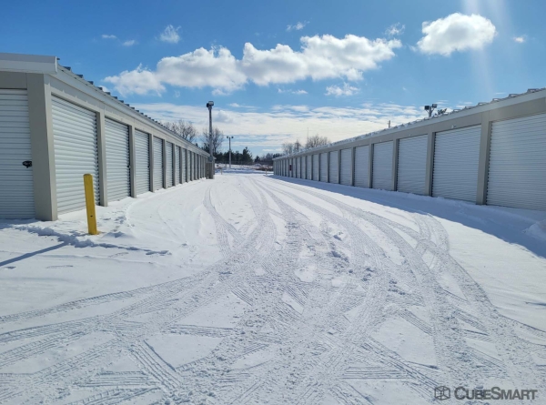 Facility photo: //images.sparefoot.com/medium/239589686f7268e007b.jpg