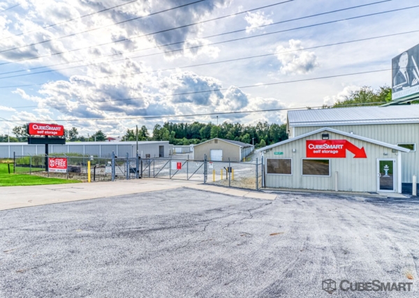 Facility photo: //images.sparefoot.com/medium/23958969787d51288f8.jpg