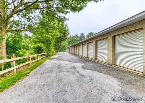 Facility photo: //images.sparefoot.com/medium/2395906879f9af7b3f0.jpg