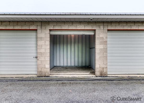 Facility photo: //images.sparefoot.com/medium/23959068834d8b886e5.jpg