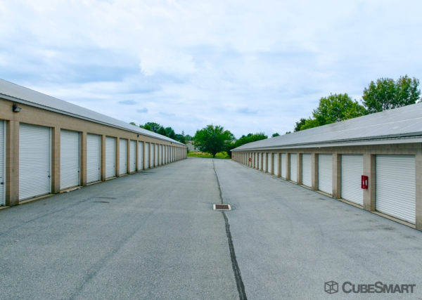 Facility photo: //images.sparefoot.com/medium/2395906989b5862b55e.jpg