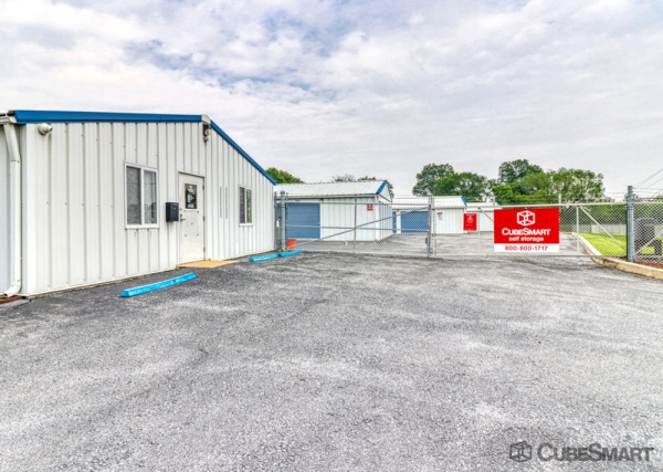Facility photo: //images.sparefoot.com/medium/2395916a2a7531b7d17.jpg