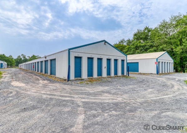 Facility photo: //images.sparefoot.com/medium/23959268834db22609f.jpg