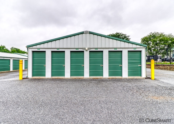 Facility photo: //images.sparefoot.com/medium/2395936881fa7db183c.jpg