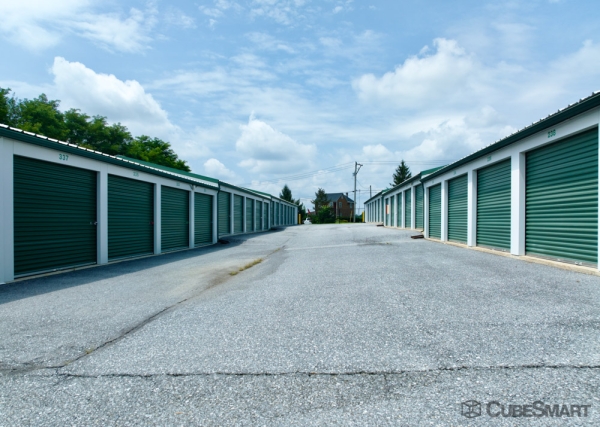 Facility photo: //images.sparefoot.com/medium/239593688c7997d9f9f.jpg