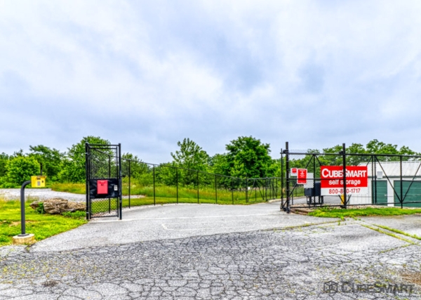 Facility photo: //images.sparefoot.com/medium/2395936985b39a5027d.jpg