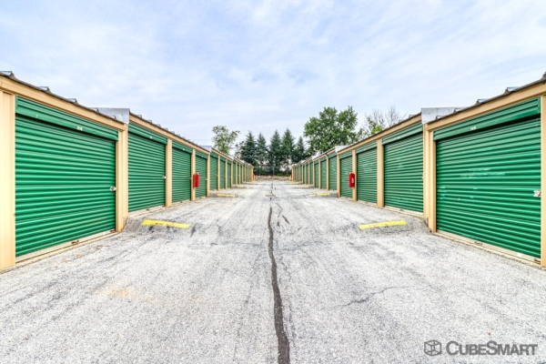 Facility photo: //images.sparefoot.com/medium/239594688b3045eab48.jpg