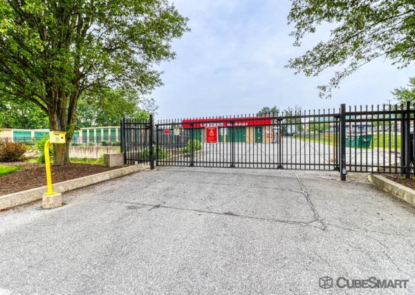 Facility photo: //images.sparefoot.com/medium/2395946989b5caab51b.jpg