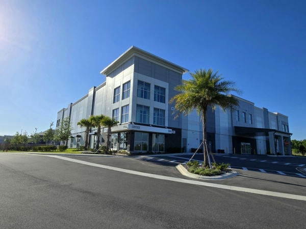 Facility photo: //images.sparefoot.com/medium/23960169ea0a99245c7.jpg