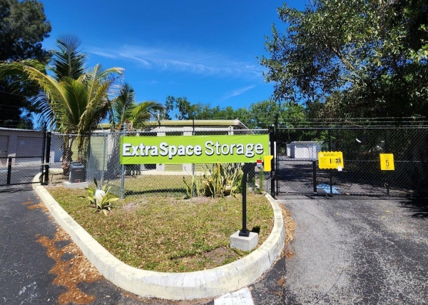 Facility photo: //images.sparefoot.com/medium/239602699431a079947.jpg