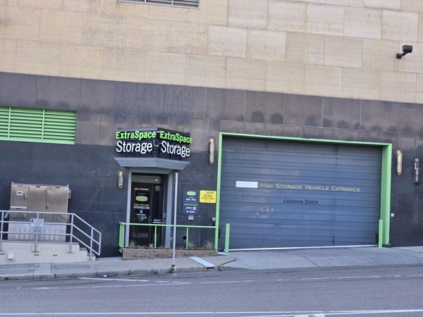 Facility photo: //images.sparefoot.com/medium/2396046908e00dc42b3.jpg