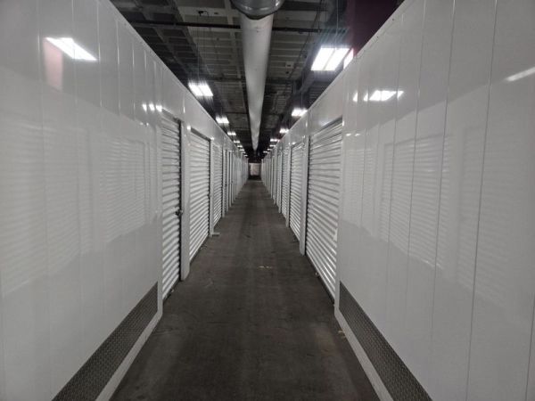 Facility photo: //images.sparefoot.com/medium/2396046908e00e93320.jpg