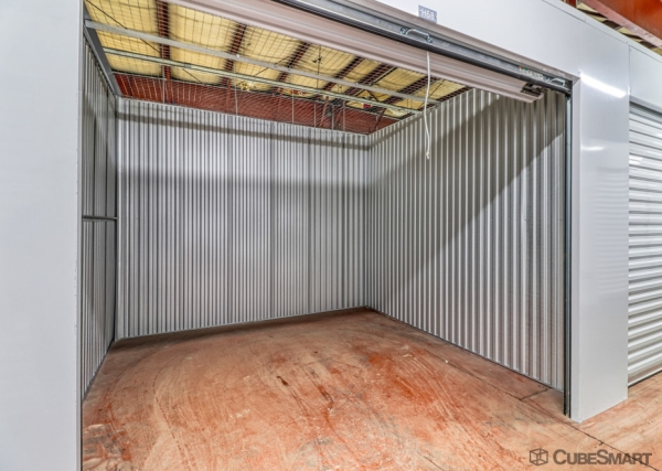 Facility photo: //images.sparefoot.com/medium/239613693d28bf2dfaa.jpg