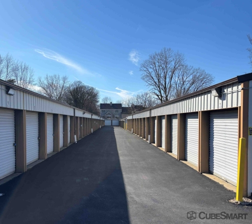 Facility photo: //images.sparefoot.com/medium/2396346894633b04222.jpg