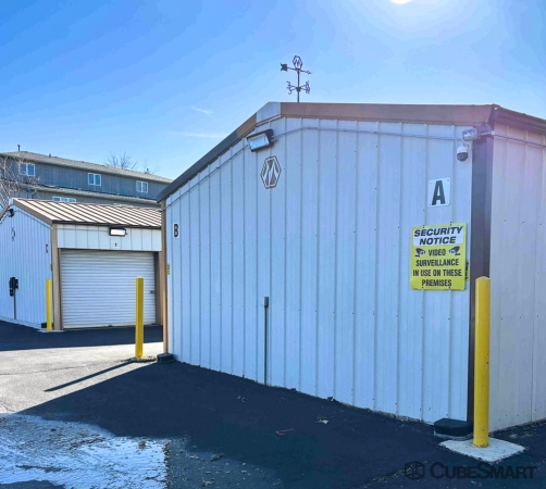 Facility photo: //images.sparefoot.com/medium/23963468946344af7b8.jpg