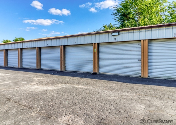 Facility photo: //images.sparefoot.com/medium/2396346971e3368c326.jpg