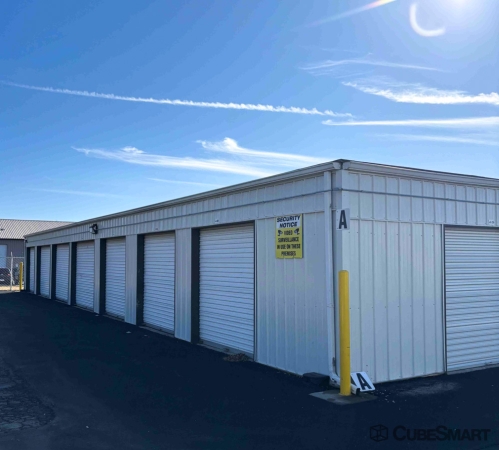 Facility photo: //images.sparefoot.com/medium/23963568905f5a654a4.jpg
