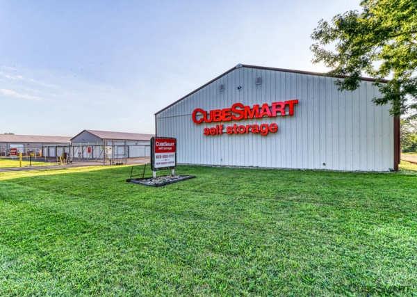 Facility photo: //images.sparefoot.com/medium/23963568ca66beebb74.jpg