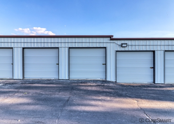 Facility photo: //images.sparefoot.com/medium/23963568cbc0cf45f08.jpg