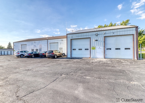 Facility photo: //images.sparefoot.com/medium/23963569787c7c828cb.jpg