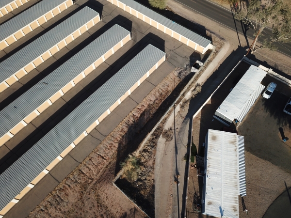 Facility photo: //images.sparefoot.com/medium/23964368c0a1aae13a5.jpg