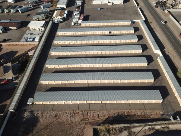 Facility photo: //images.sparefoot.com/medium/23964368c0a1c12decc.jpg
