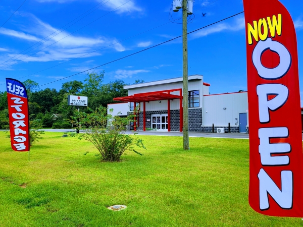 Facility photo: //images.sparefoot.com/medium/23965567b3bad423aec.jpg