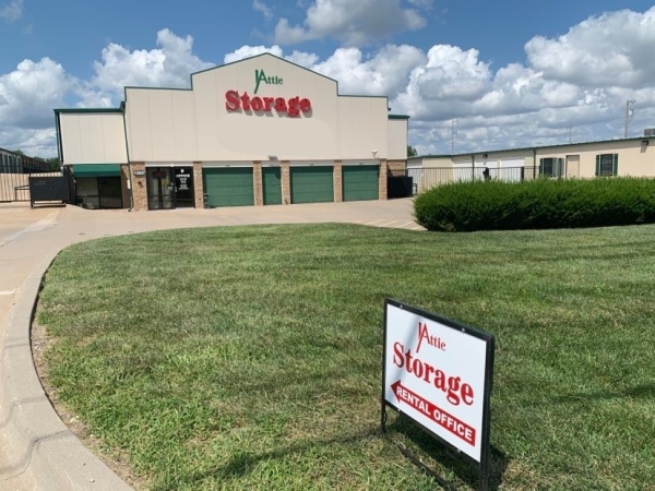 Facility photo: //images.sparefoot.com/medium/23968768f92c21be3e4.jpg