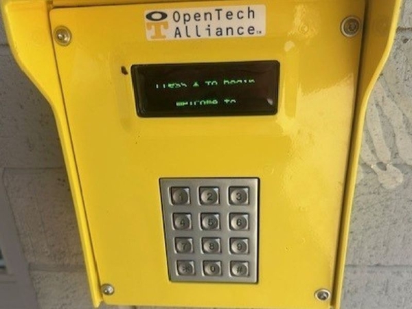 Facility photo: //images.sparefoot.com/medium/23969569013c4fbd33f.jpg