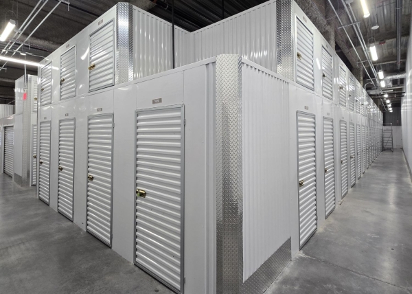 Facility photo: //images.sparefoot.com/medium/23969669942e837fc8e.jpg