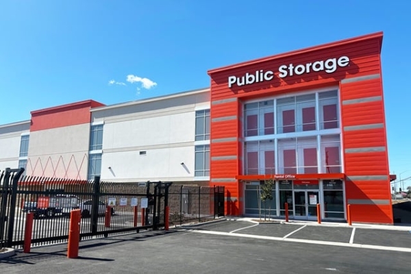 Facility photo: //images.sparefoot.com/medium/2397326a0720b8ed5a7.jpg