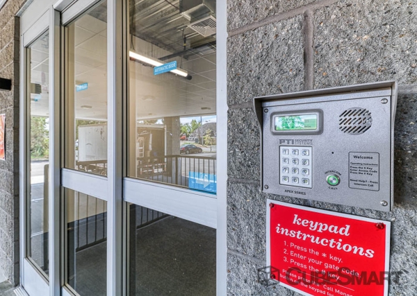 Facility photo: //images.sparefoot.com/medium/2397556881d93cefba7.jpg