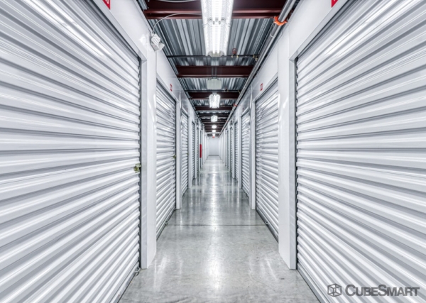 Facility photo: //images.sparefoot.com/medium/23975769859f5904eb5.jpg