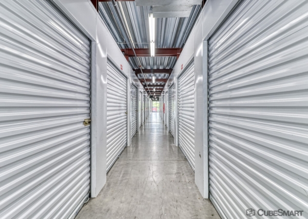Facility photo: //images.sparefoot.com/medium/23976069fc42c611a89.jpg