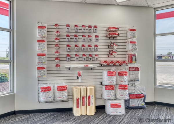 Facility photo: //images.sparefoot.com/medium/23976469031b480c908.jpg