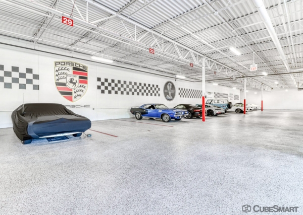 Facility photo: //images.sparefoot.com/medium/2397656979c8533d6d6.jpg