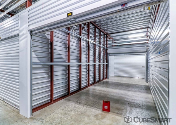 Facility photo: //images.sparefoot.com/medium/239766687f447bbc25f.jpg