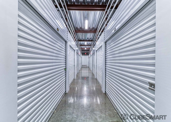 Facility photo: //images.sparefoot.com/medium/2397666883394a7b0e2.jpg